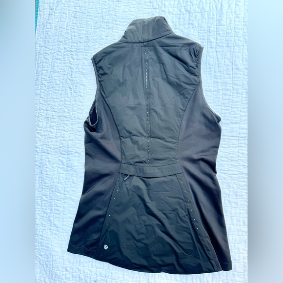 Lululemon vest size 6 - Picture 2 of 3
